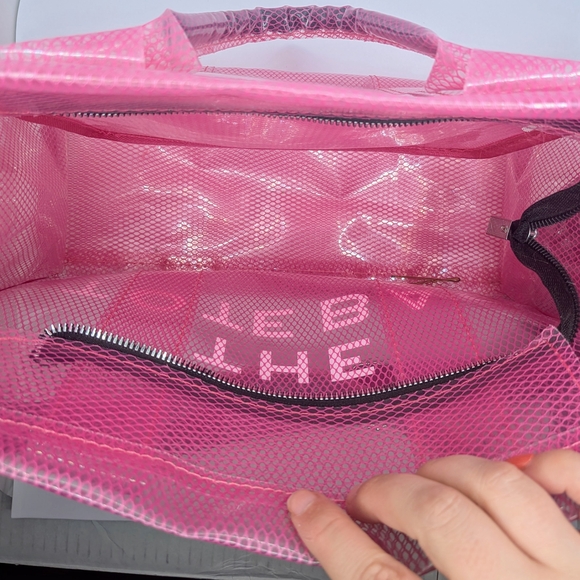 💢NWOT💢 🩷 Pink 🩷 Nylon Marc Jacobs "The Tote Bag". - Picture 5 of 8